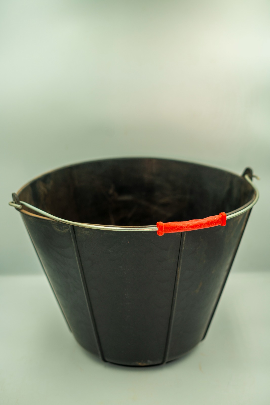 Seau en plastique noir – 11 L TALIAPLAST